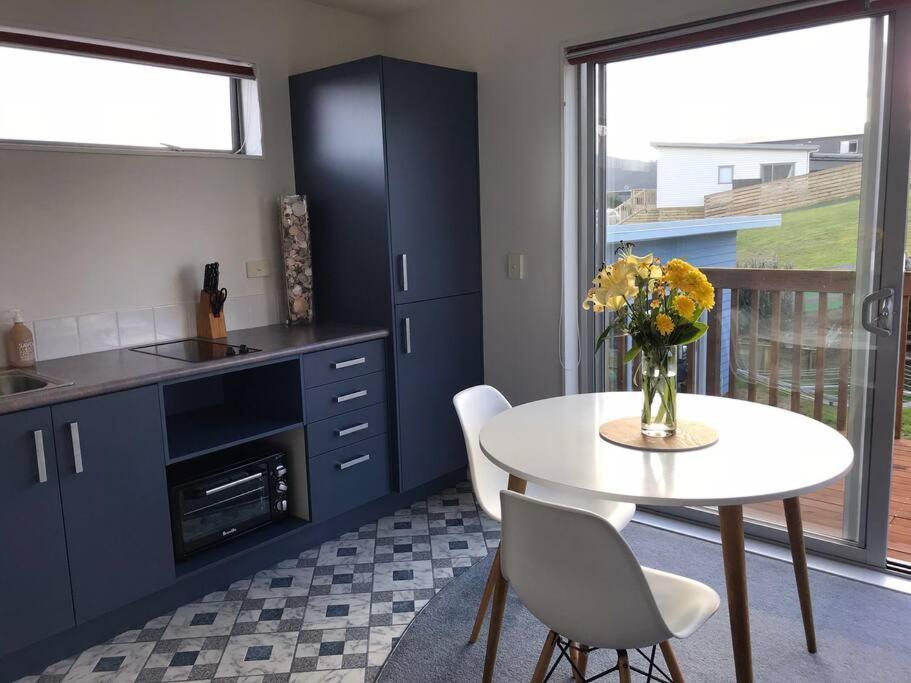 The Blue Beach House Mangawhai Exterior foto