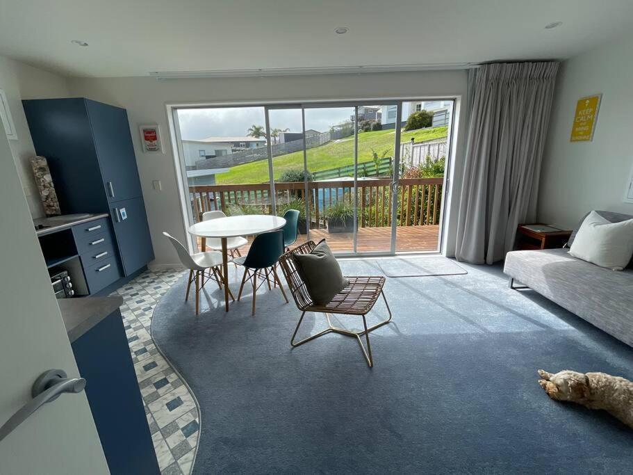 The Blue Beach House Mangawhai Exterior foto