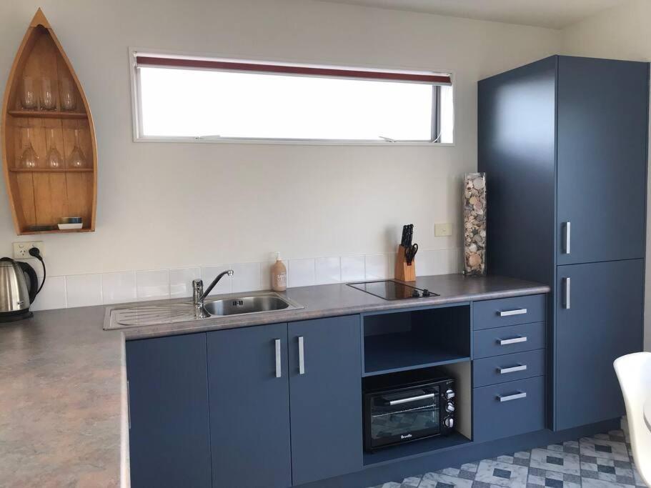 The Blue Beach House Mangawhai Exterior foto