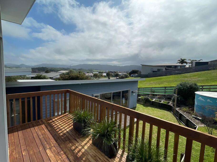 The Blue Beach House Mangawhai Exterior foto