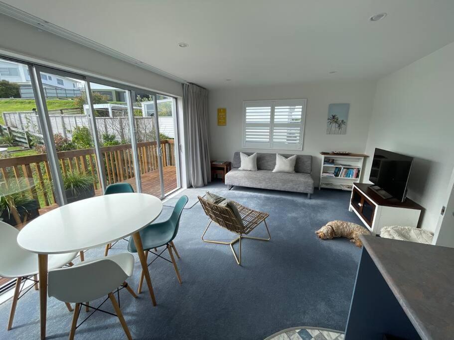 The Blue Beach House Mangawhai Exterior foto