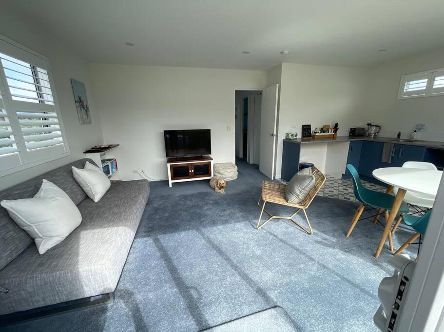 The Blue Beach House Mangawhai Exterior foto